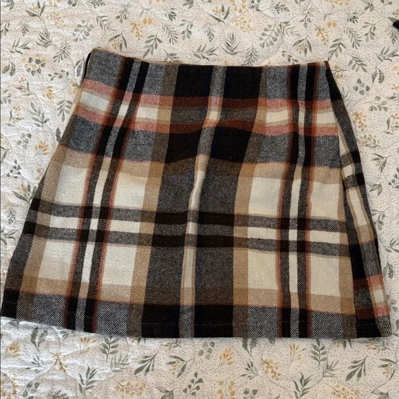 SHEIN Fall Plaid Mini Skirt - Black, Brown, Orange, Cream - Picture 2 of 4